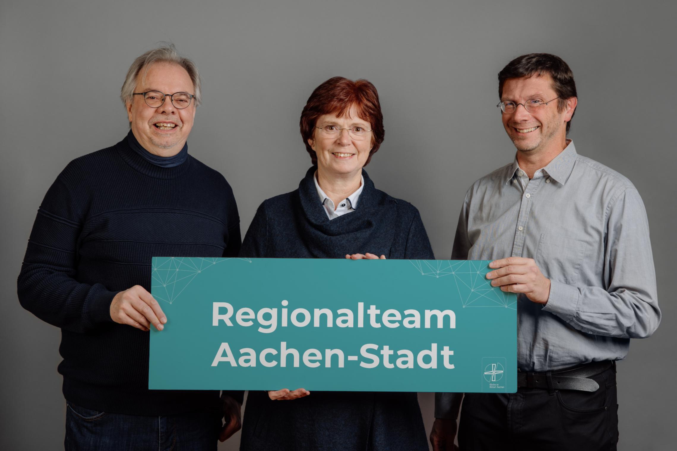 Regionalteams 2023 - 2027 - Regionalteam Aachen-Stadt, (v.l.) Walter Nett, Katrin Hohmann, Regionalvikar Frank Hendriks